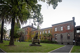 Southbank unites: we want a school at Victoria Barracks