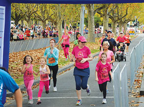 Huge crowd of runners for Mothers day classic